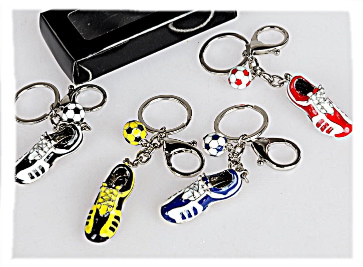 1 Stück Schlüsselanhänger 8cm Fußballschuh + Ball in farblich sortiert 1x  blau, 1x rot , 1x gelb oder 1x schwarz