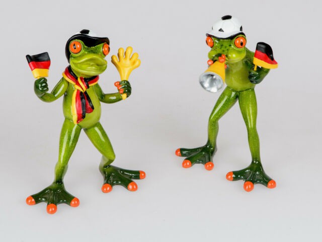 Formano Dekofigur Frosch Fan Fußball sortiert 1 von 2 Handbemalt lustige Deko Geschenkartikel