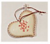 Porzellan Hänger Herz creme Dekor Schneeflocke Baumbehang Fensterdekoration zu Weihnachten